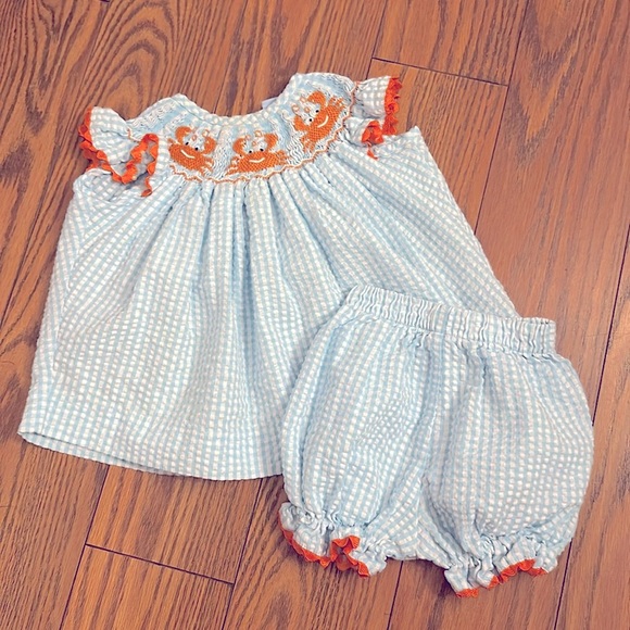 Smocked Seersucker Ruffle Crab Bloomer Set 6m - Picture 2 of 5